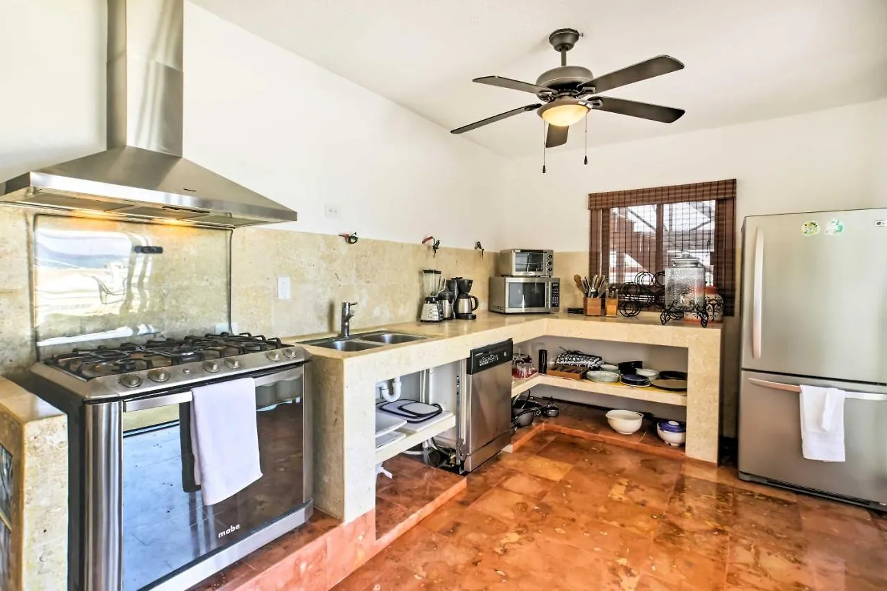 Gorgeous Penthouse Villa With Deck And Ocean Views! Cozumel